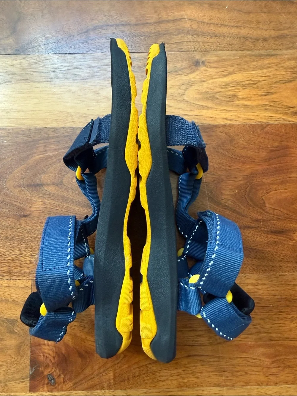 Teva Hurricane XLT 2 Speck Navy Size 5 Big Kid, M